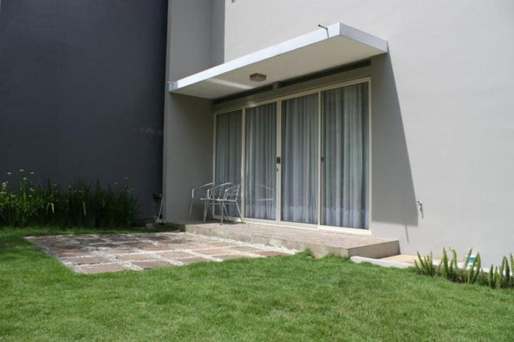 Imah Dago Villa - Budget Staycation Villa In Бандунг Экстерьер фото